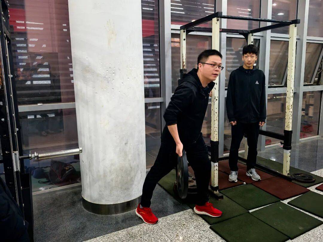 体育训练后腿疼怎么快速缓解体育训练